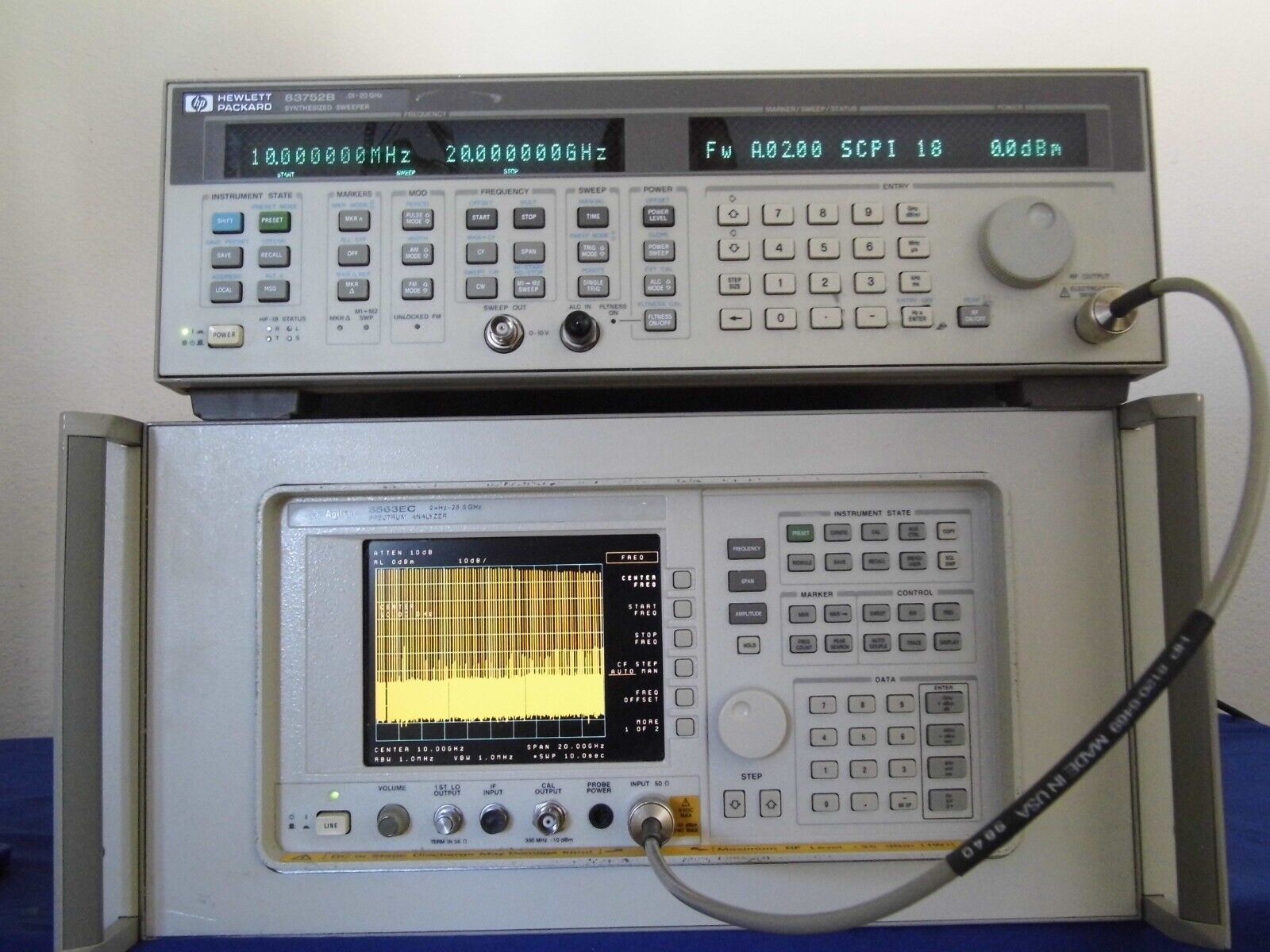 Agilent 8563EC with options 007 and UK6 rack mounted Agilent 8563EC with options 007 and UK6 rack mounted